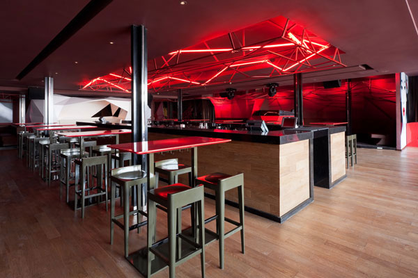 “火焰”在跳躍，宣泄著熱情 上海Bar-Rouge酒吧設(shè)計